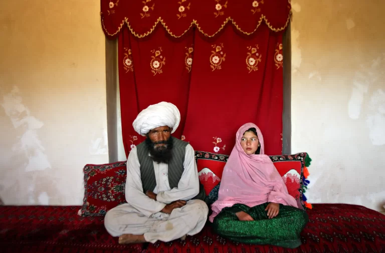 Image by Stephanie Sinclair, Afghanistan, 2005