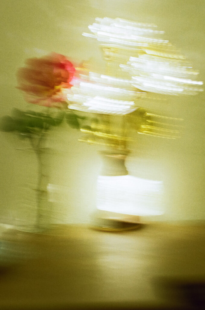 Glittering flower-shaped lamp.
